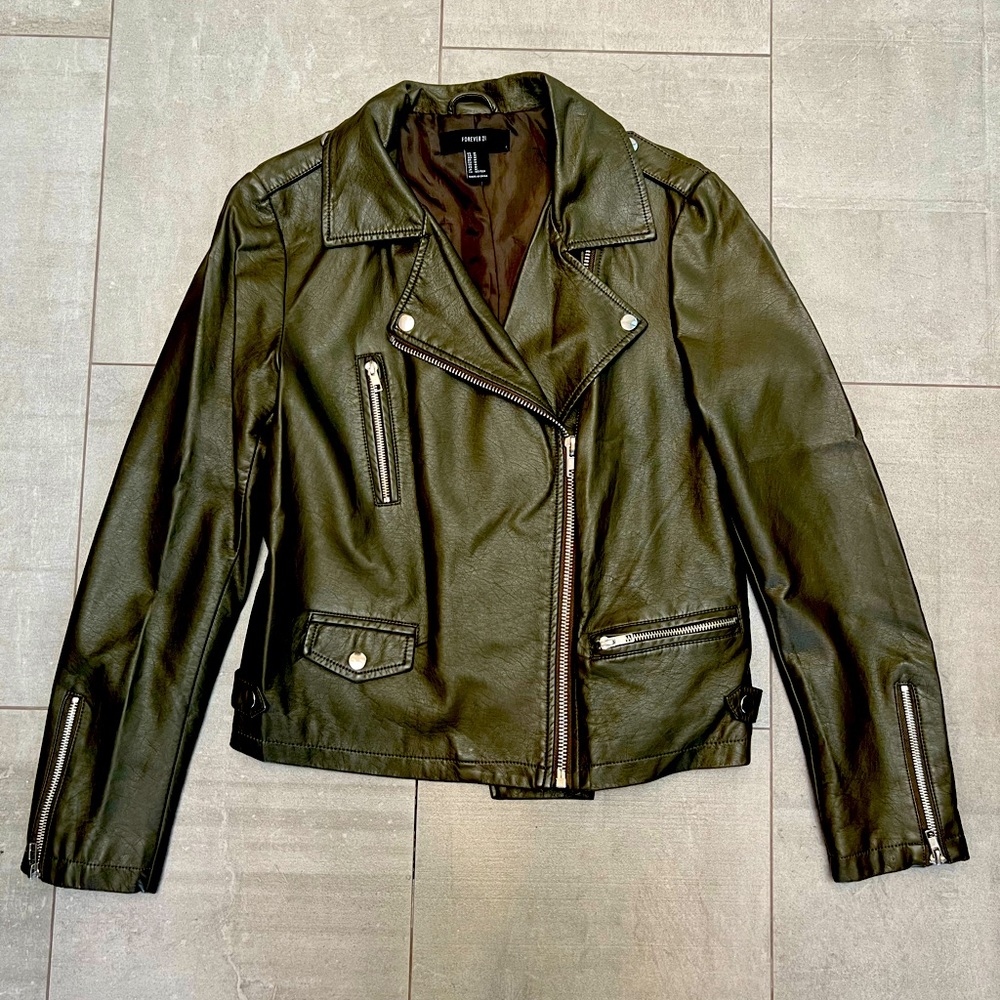 Gorgeous sage green faux leather jacket with fun motorcycle details - cool 😎!!